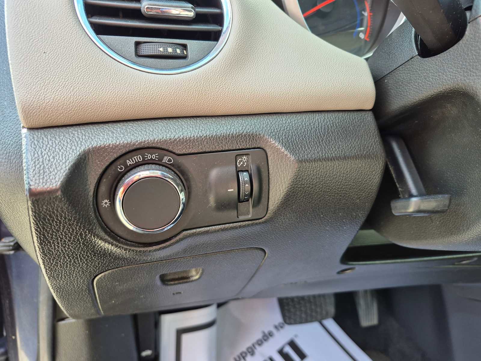 Used 2013 Chevrolet Cruze LS image 12