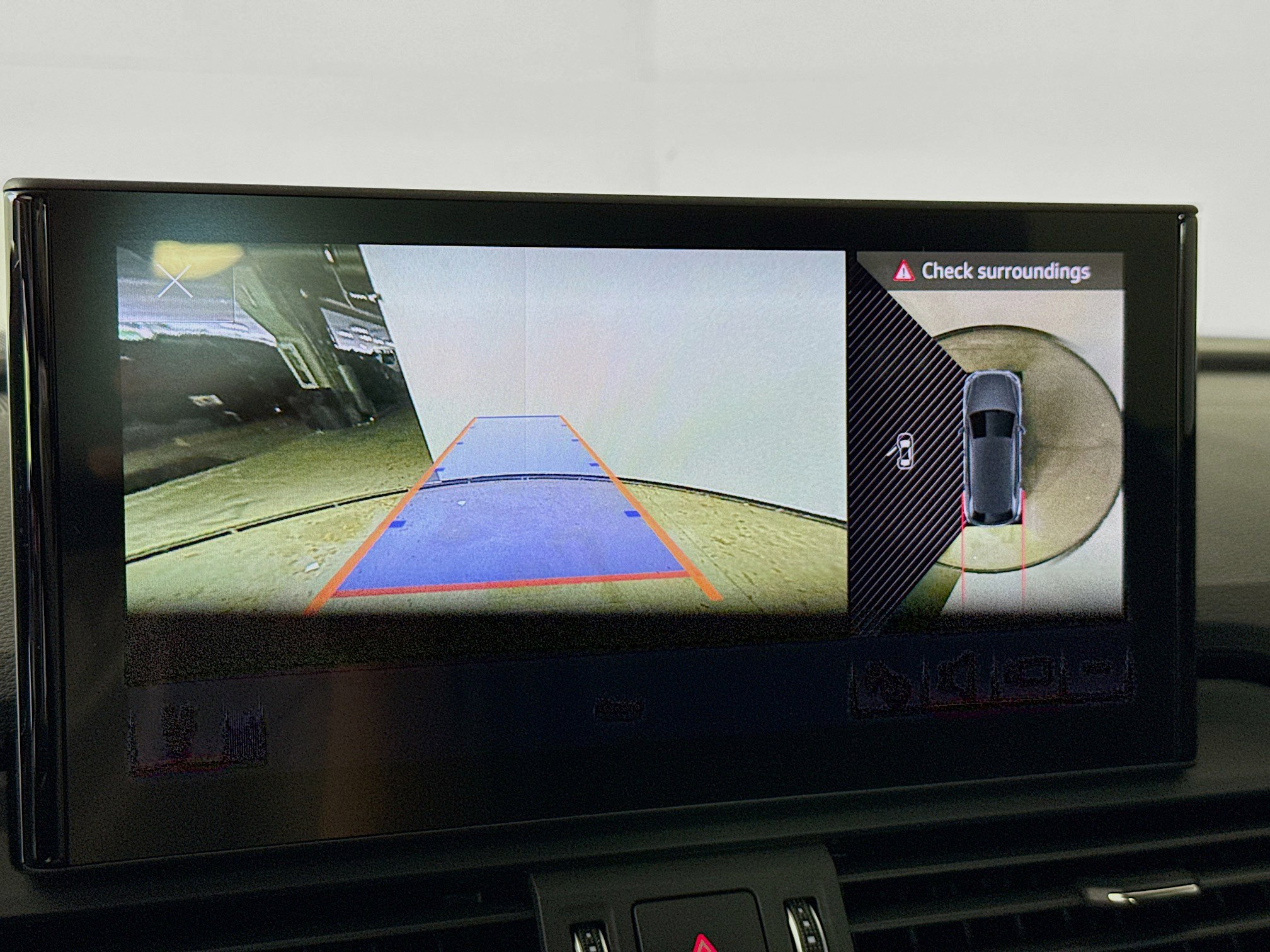 Used 2022 Audi Q5 2.0T Prestige w/ Prestige Package image 16