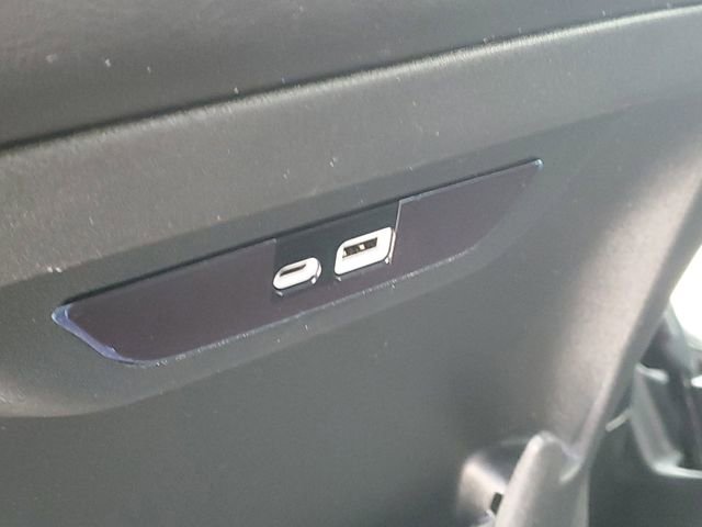 Used 2026 Chrysler Pacifica Select FWD image 28