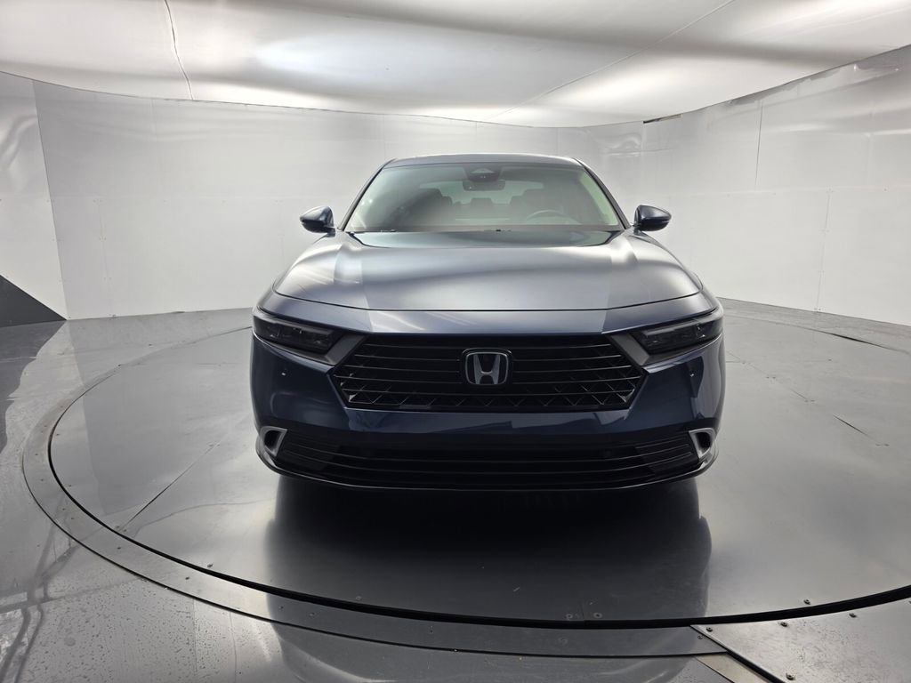 Used 2025 Honda Accord Touring image 2