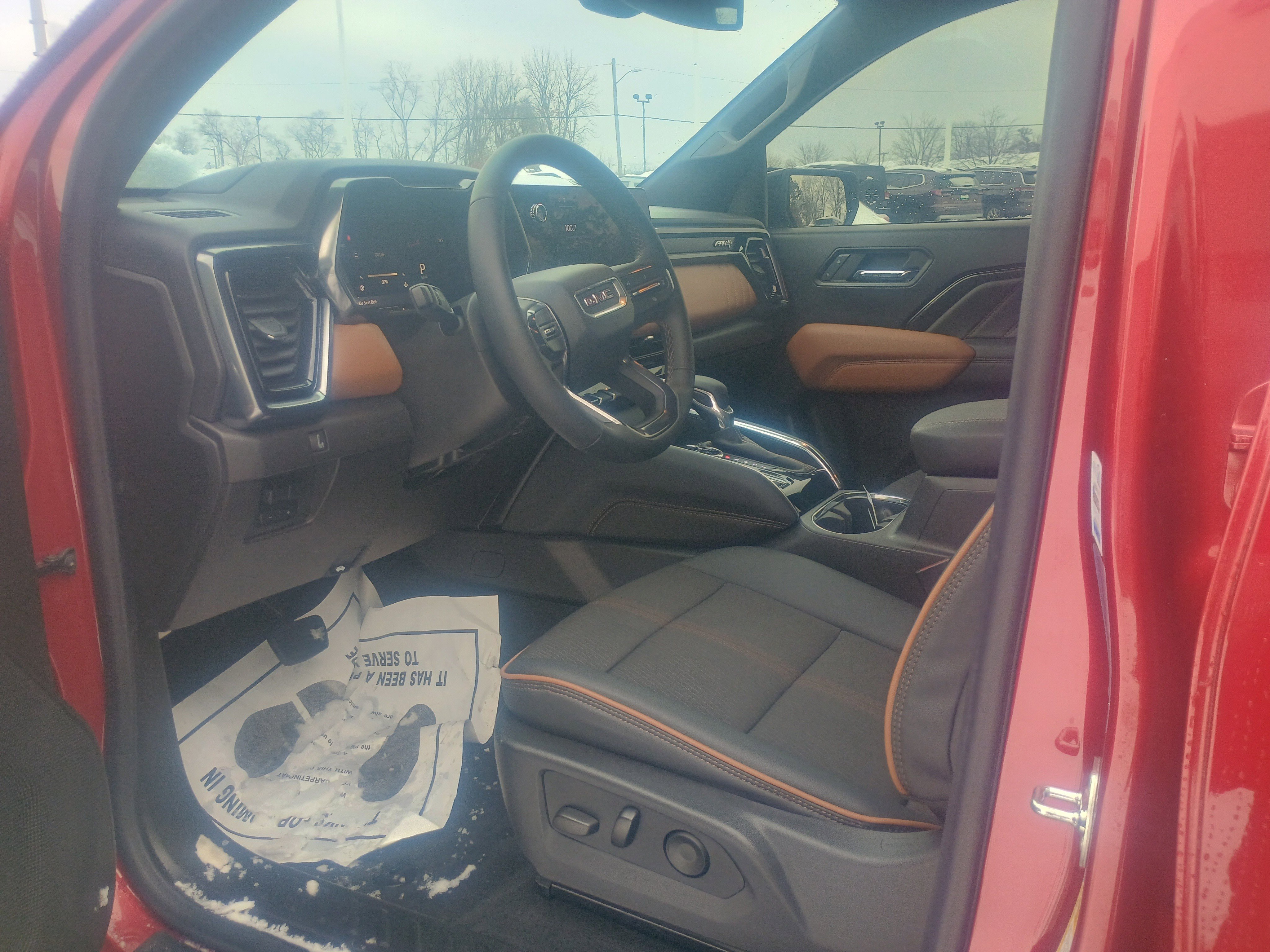 Used 2024 GMC Canyon AT4 w/ Technology Package image 17