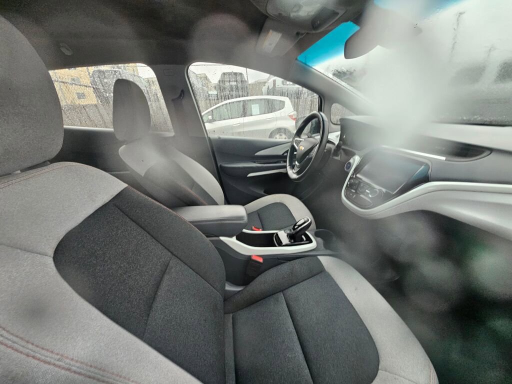 Used 2017 Chevrolet Bolt LT image 9