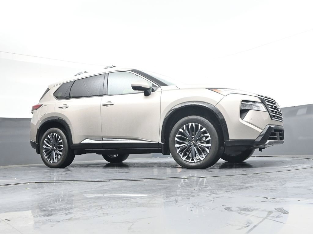 Certified 2026 Nissan Rogue Platinum w/ Platinum Premium Package AWD/4WD image 40