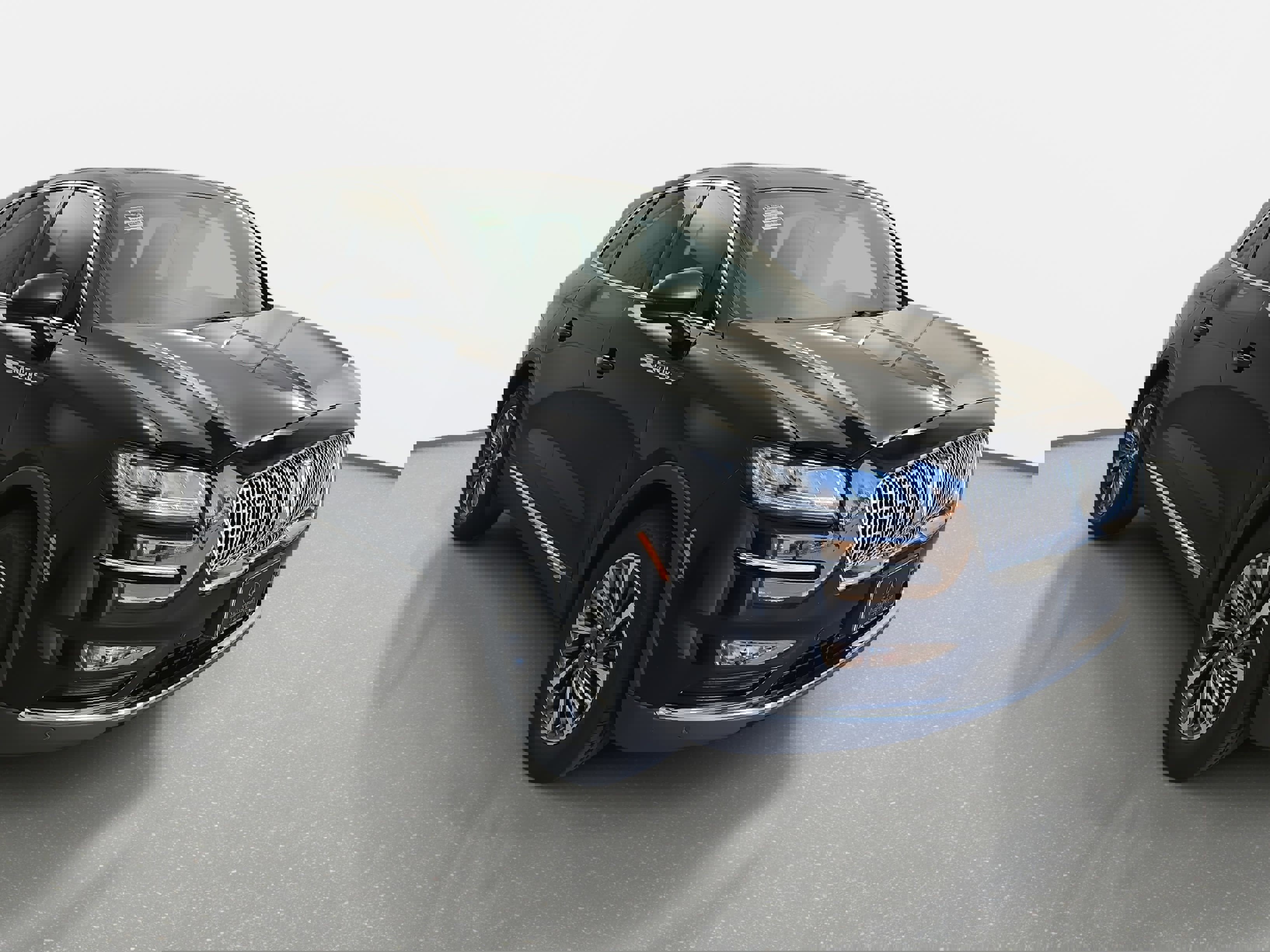 Used 2023 Lincoln Nautilus Reserve image 3