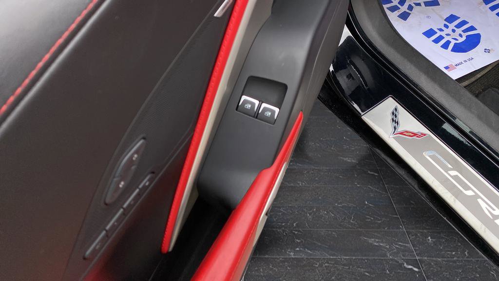 Used 2015 Chevrolet Corvette Z06 w/ 3LZ Preferred Equipment Group image 37