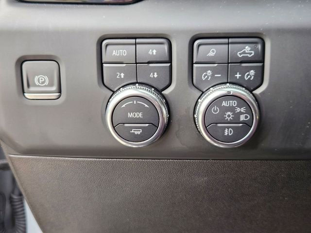 Used 2024 GMC Sierra 2500 AT4 w/ AT4 Premium Plus Package AWD/4WD image 15
