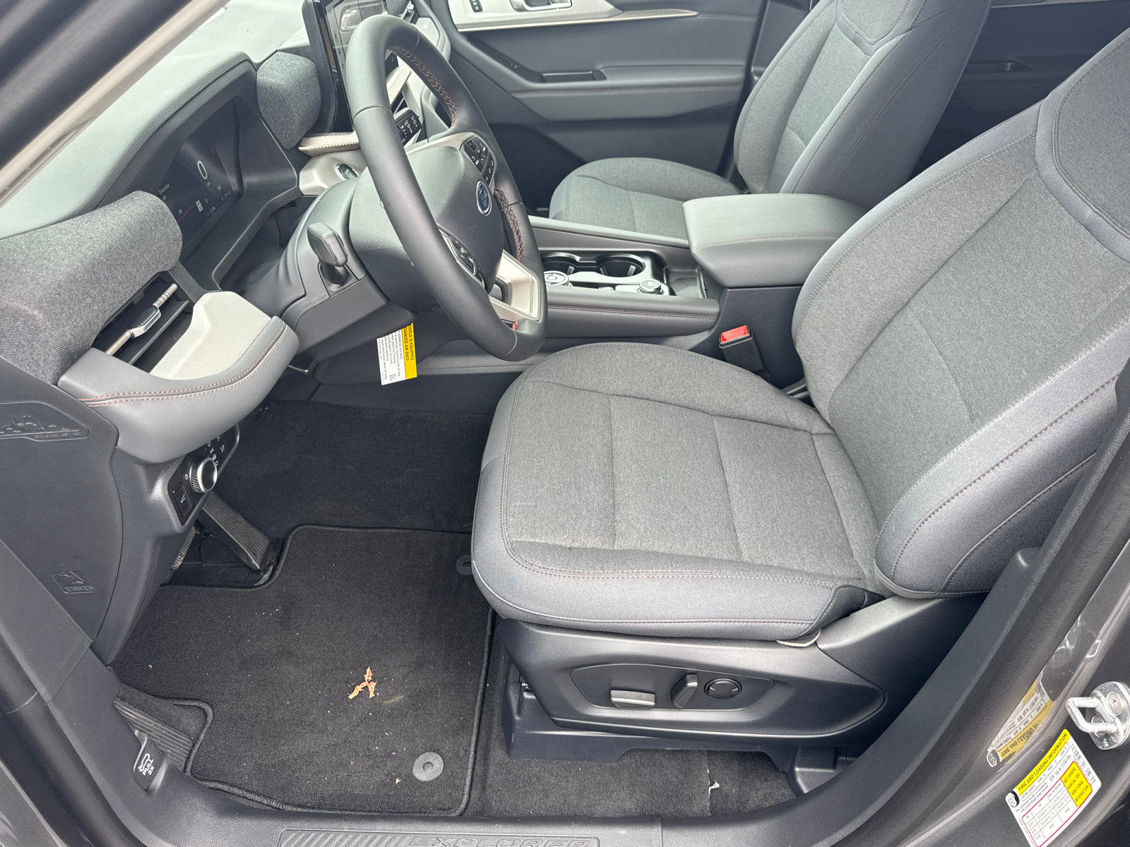 New 2026 Ford Explorer Active RWD image 9
