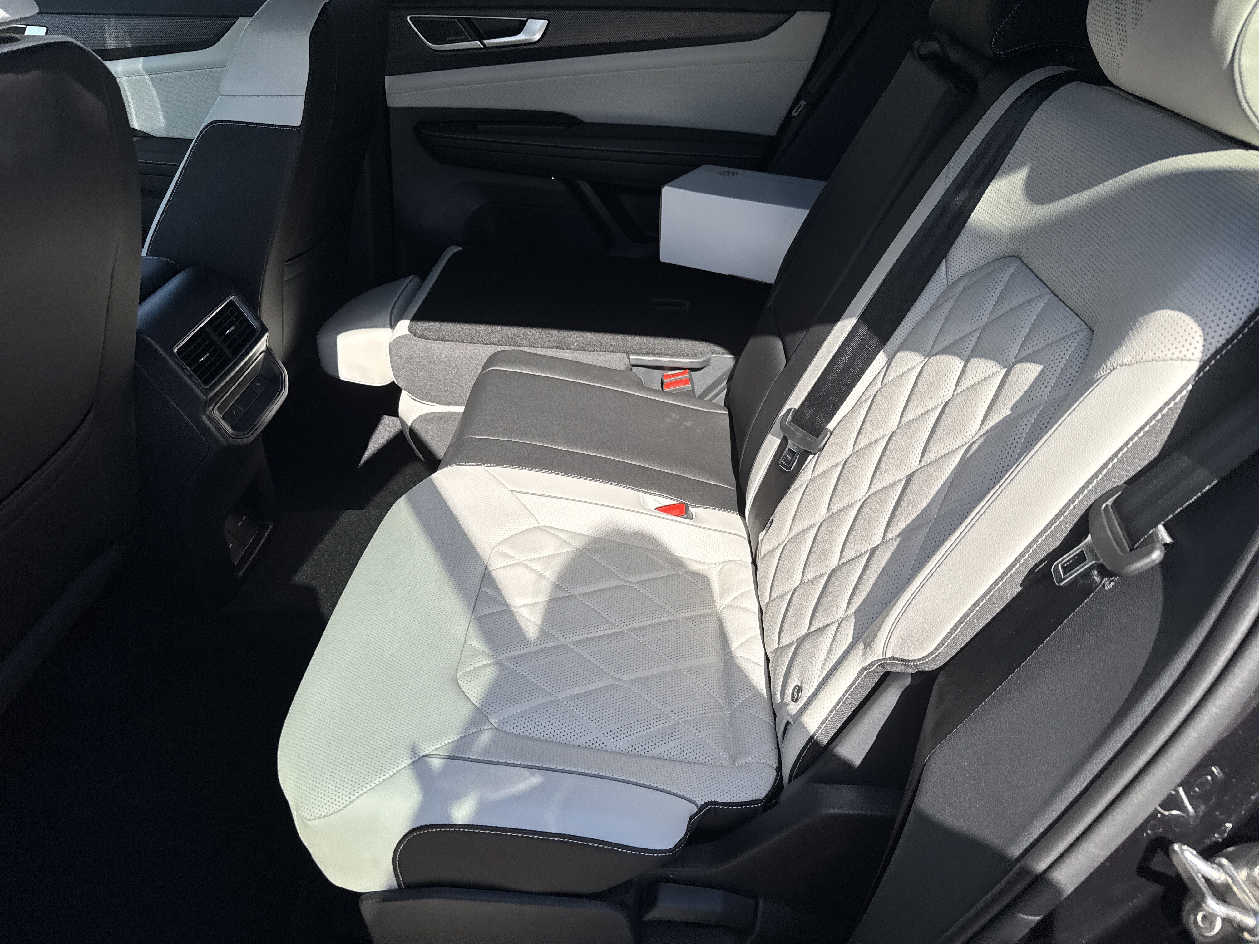 New 2026 Volkswagen Atlas Cross Sport SEL Premium R-Line image 6