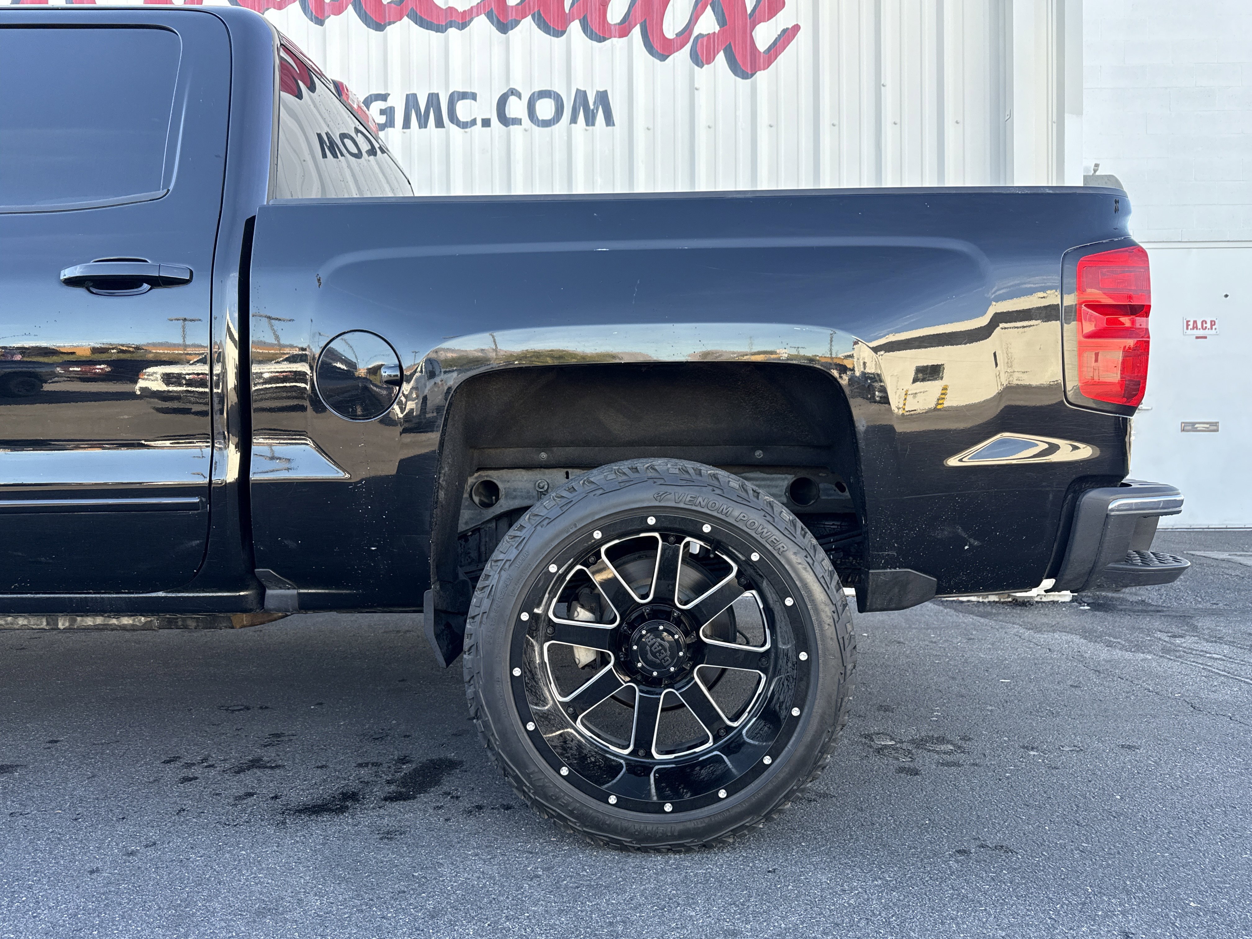 Used 2018 Chevrolet Silverado 1500 LT w/ Texas Edition image 2