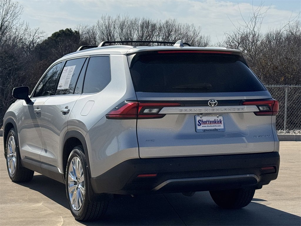 Used 2024 Toyota Grand Highlander Platinum image 4