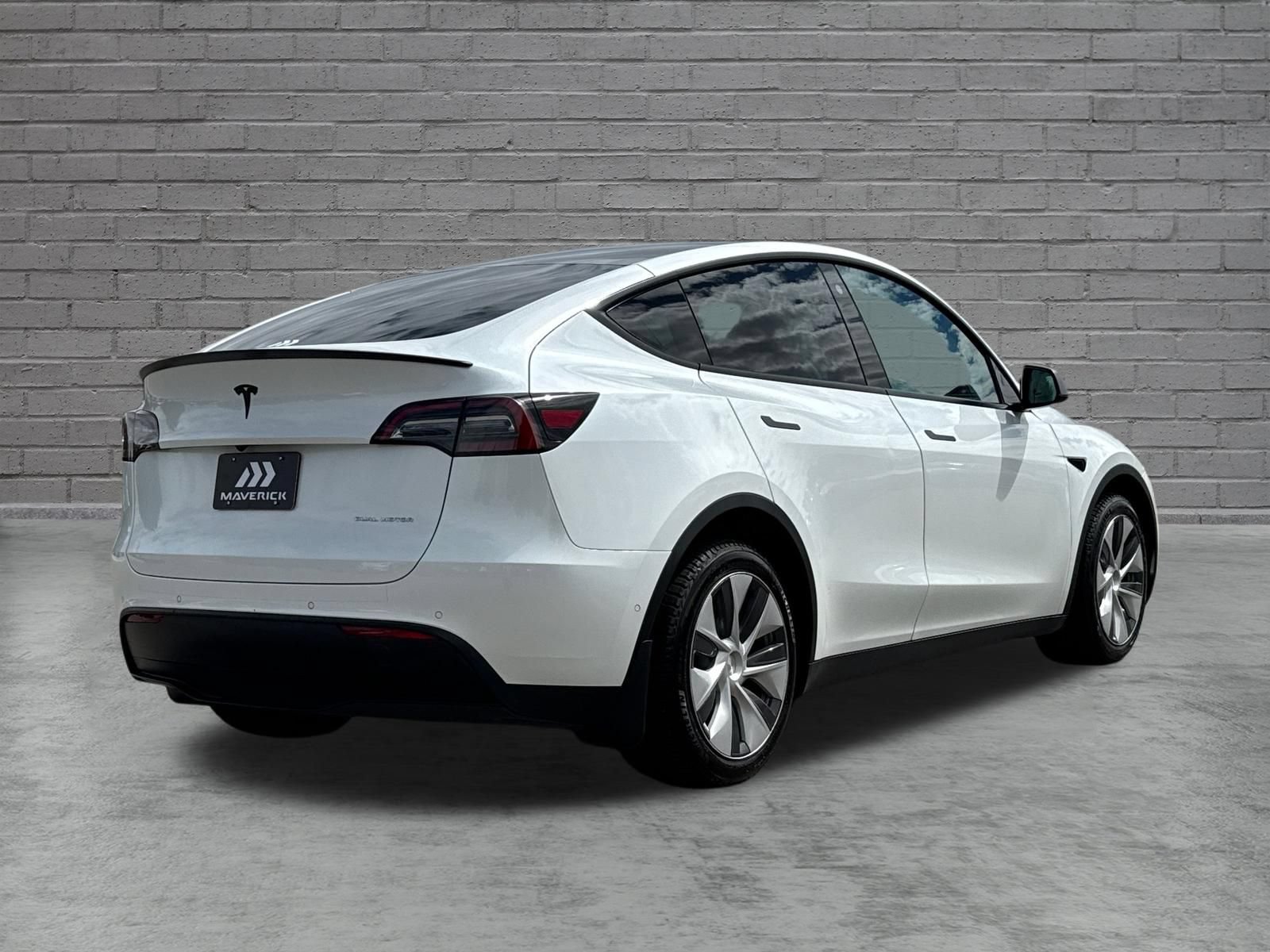 Used 2022 Tesla Model Y Long Range AWD/4WD image 12