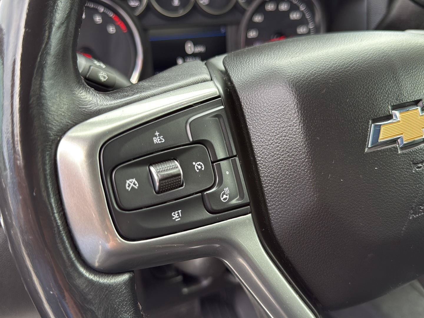 Used 2022 Chevrolet Silverado 1500 LT AWD/4WD image 16