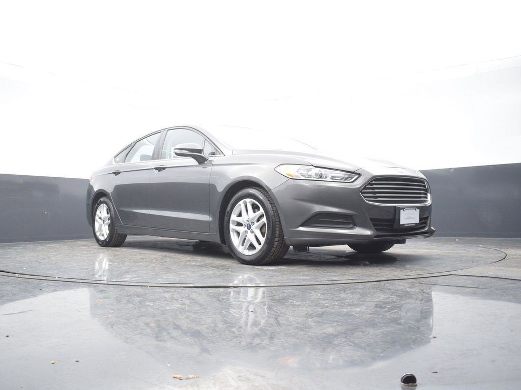 Used 2016 Ford Fusion SE image 44