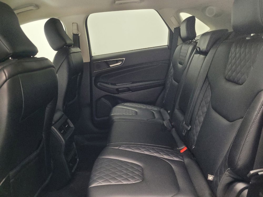 Used 2024 Ford Edge Titanium image 18