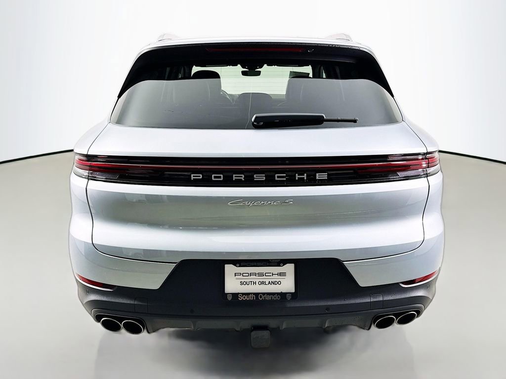 Used 2024 Porsche Cayenne S image 10