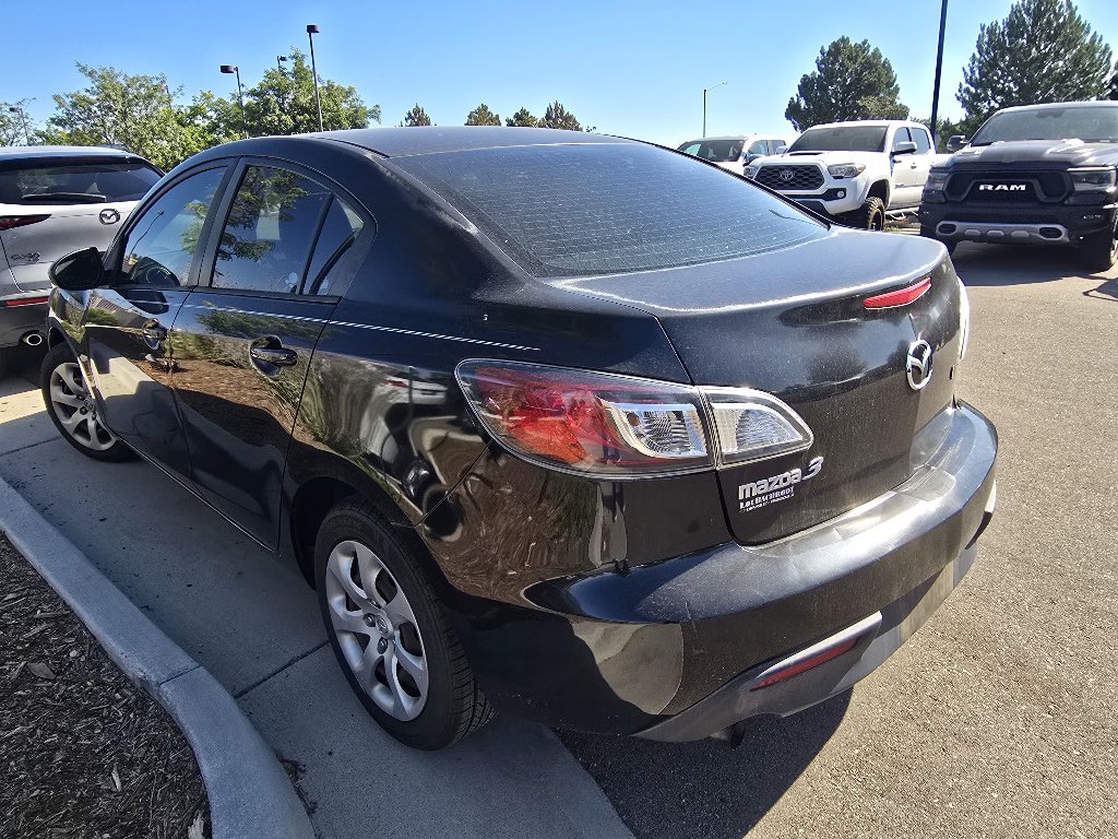 Used 2011 MAZDA MAZDA3 i Sport FWD image 3