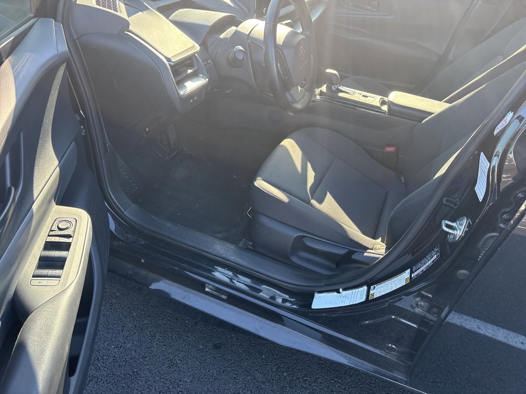 Used 2024 Toyota Prius LE image 10