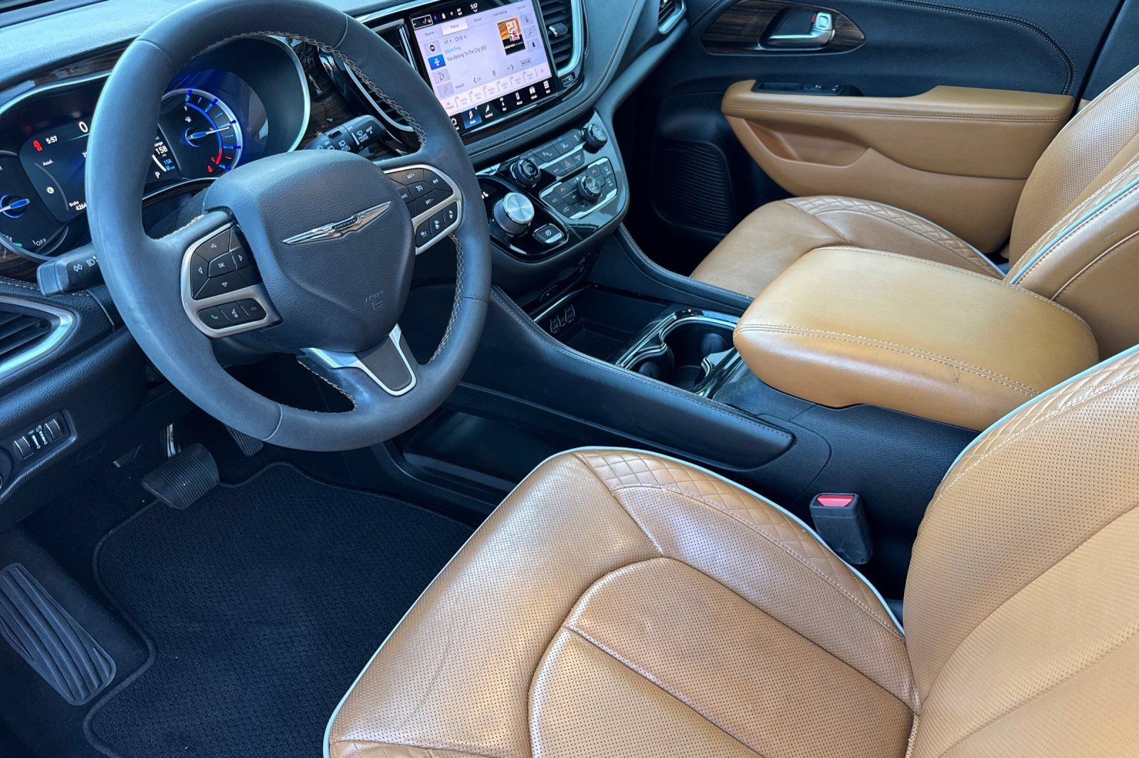 Used 2022 Chrysler Pacifica Pinnacle FWD image 12