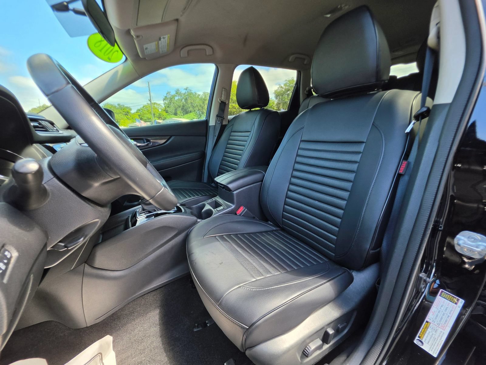 Used 2018 Nissan Rogue SV AWD/4WD image 15