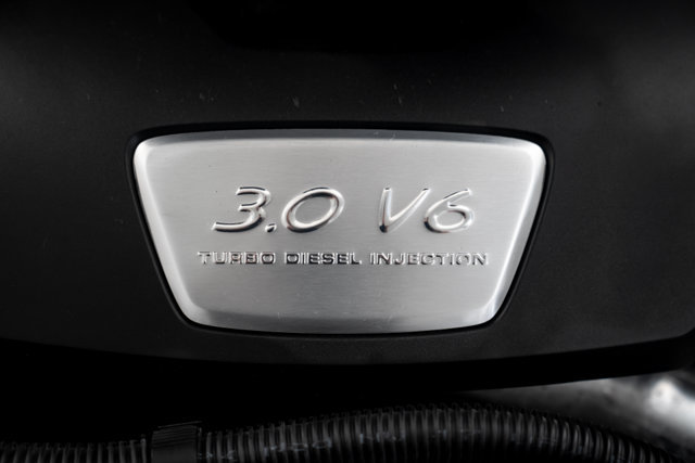Used 2014 Porsche Cayenne Diesel Platinum Edition AWD/4WD image 38