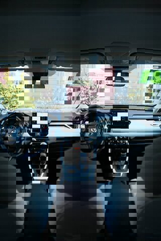 Used 2021 Toyota RAV4 XLE image 18