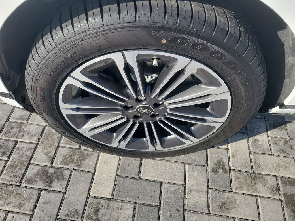 New 2026 Land Rover Range Rover Evoque Dynamic SE image 13