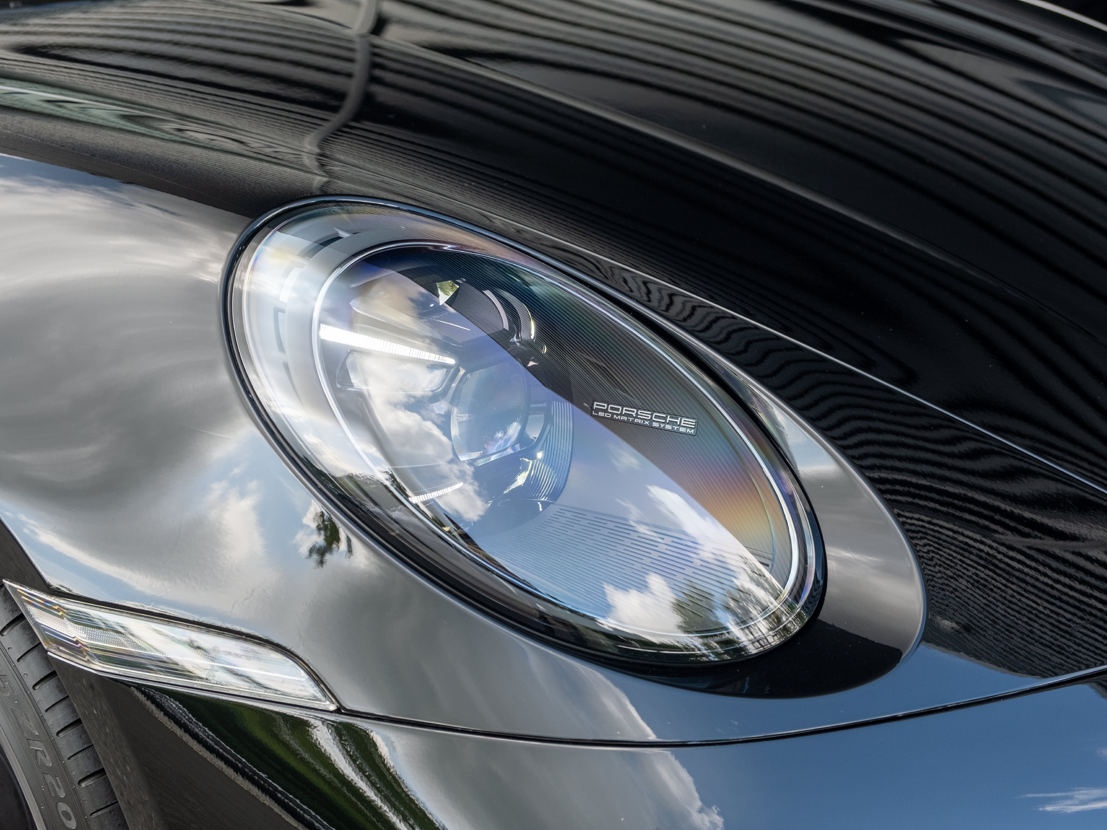 Certified 2022 Porsche 911 Targa 4 GTS AWD/4WD image 16