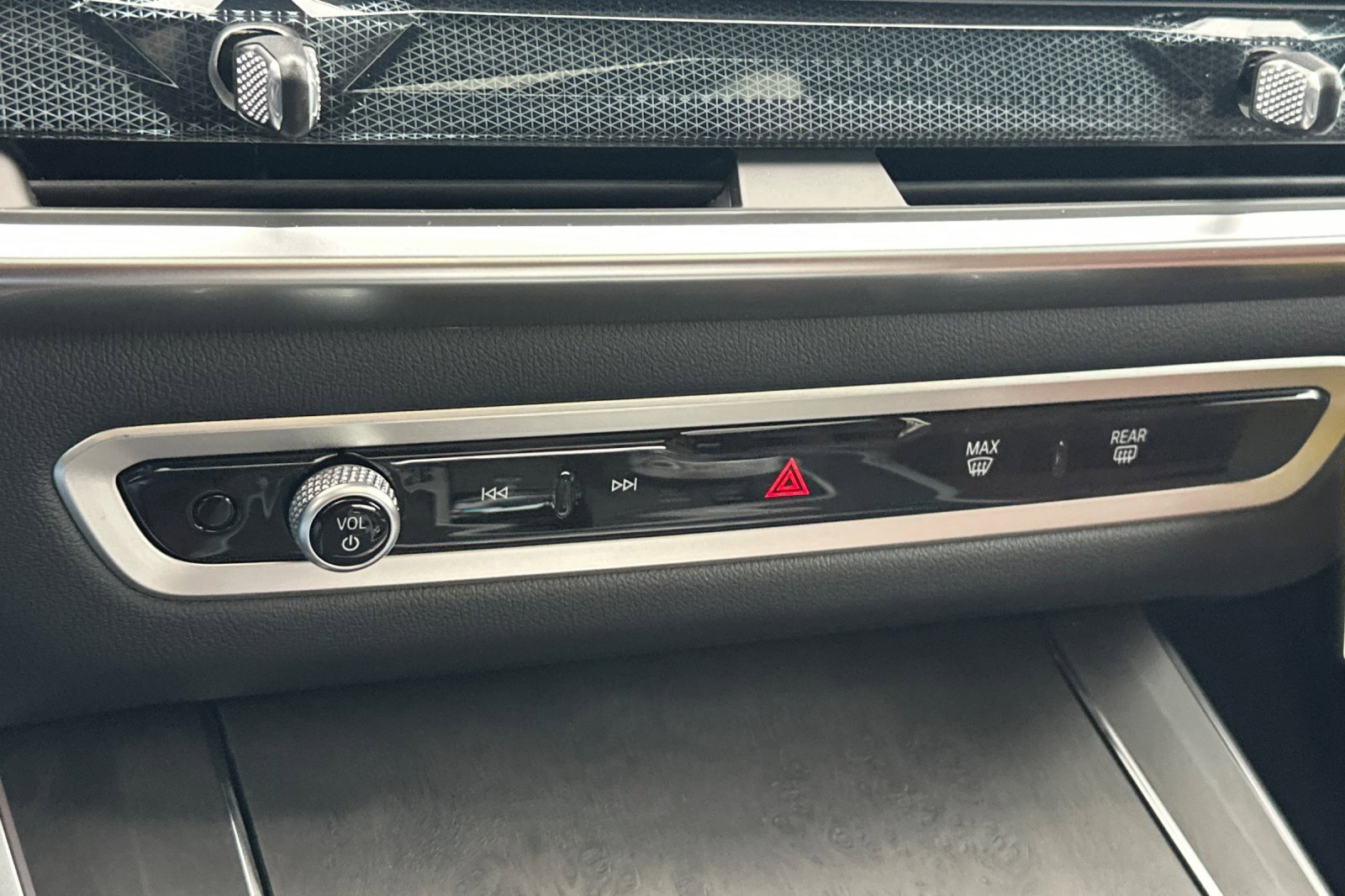 New 2026 BMW X5 xDrive40i w/ Executive Package image 18