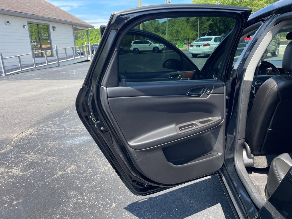 Used 2007 Chevrolet Impala LTZ FWD image 14