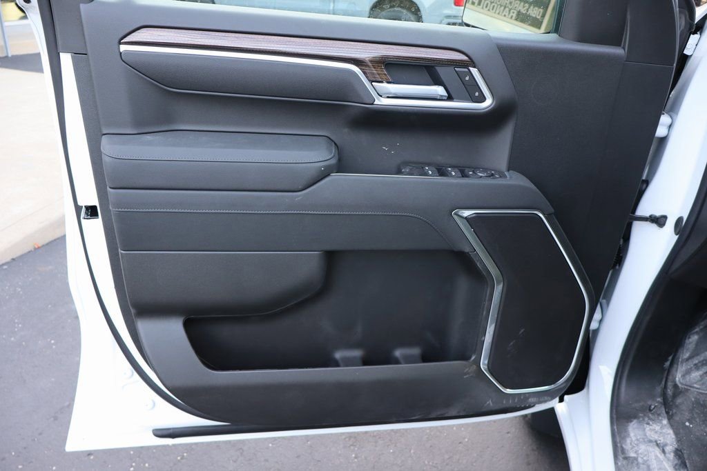 New 2026 Chevrolet Silverado 1500 LT w/ Convenience Package II image 16