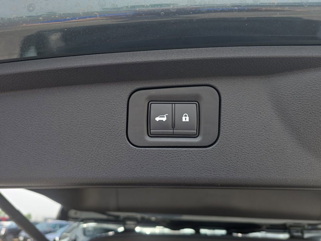 New 2025 Nissan Armada SL w/ Captain's Chari Seat Package image 16