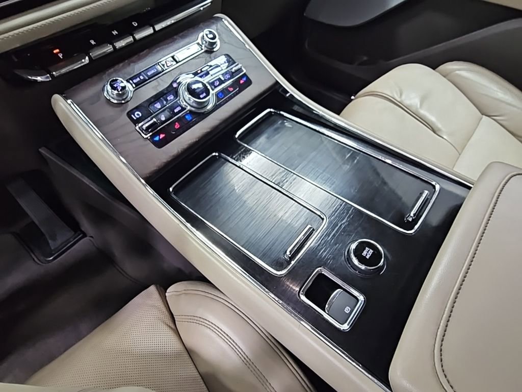 Used 2020 Lincoln Aviator Reserve w/ Equipment Group 202A image 21