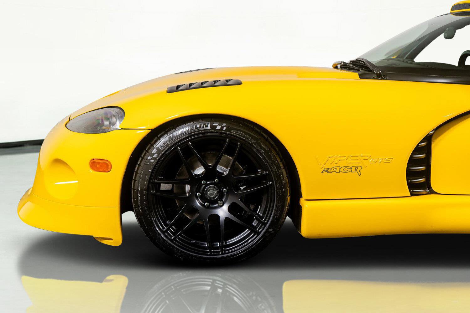 Used 2001 Dodge Viper GTS image 18