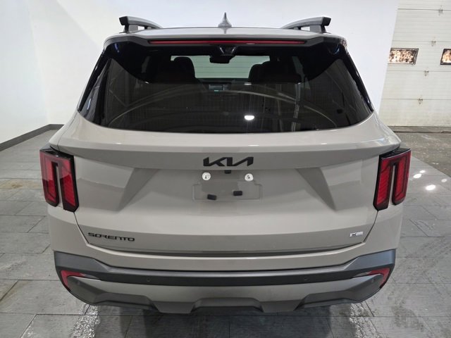 Used 2025 Kia Sorento SX Prestige w/ Olive Brown Leather Package image 4