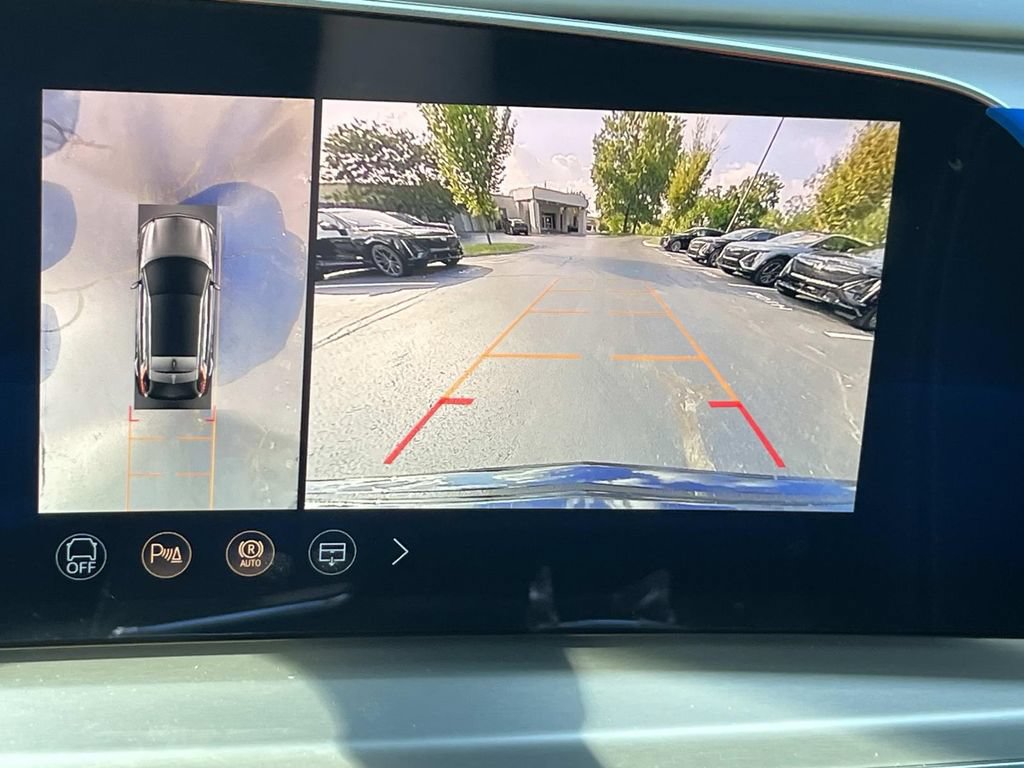 New 2026 Cadillac Lyriq Sport AWD/4WD image 22