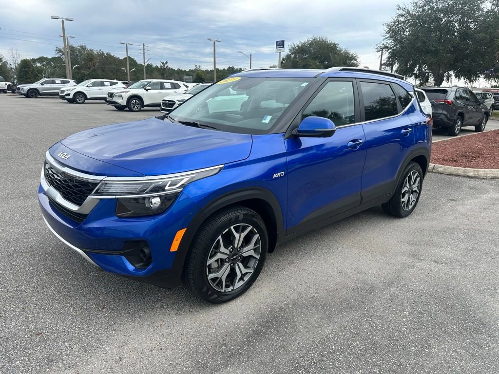 Used 2023 Kia Seltos EX image 12