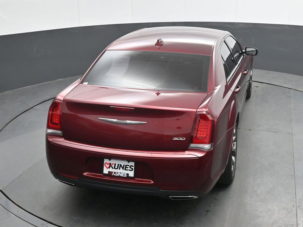 Used 2018 Chrysler 300 Touring w/ Sport Appearance Package RWD image 34