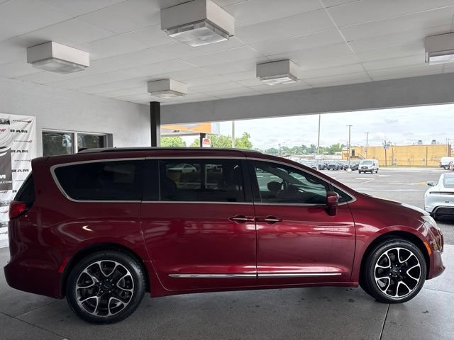 Used 2019 Chrysler Pacifica Touring-L Plus w/ Advanced Safetytec Group FWD image 7