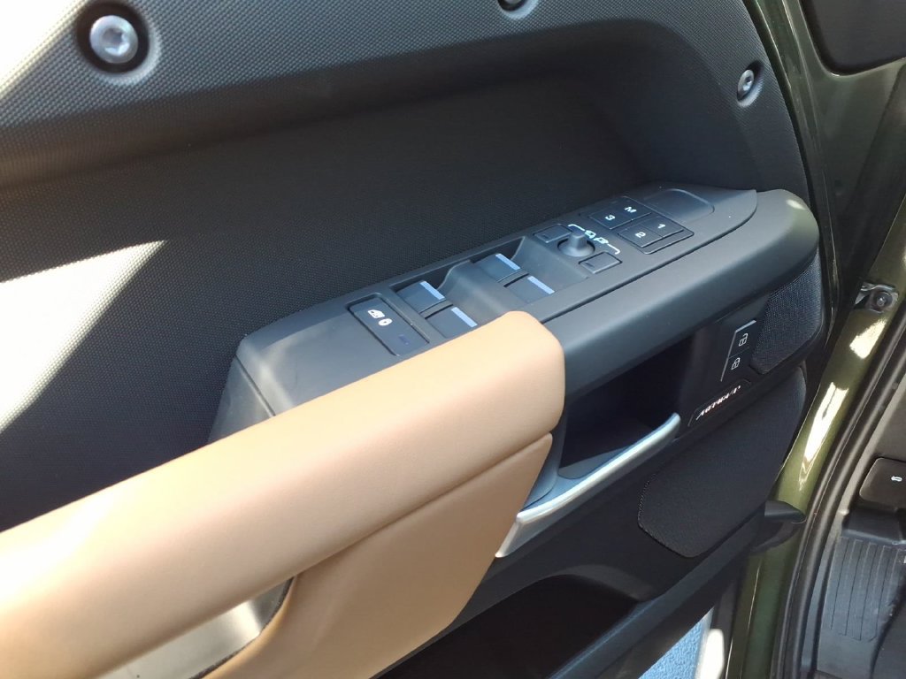 New 2026 Land Rover Defender 110 S AWD/4WD image 11
