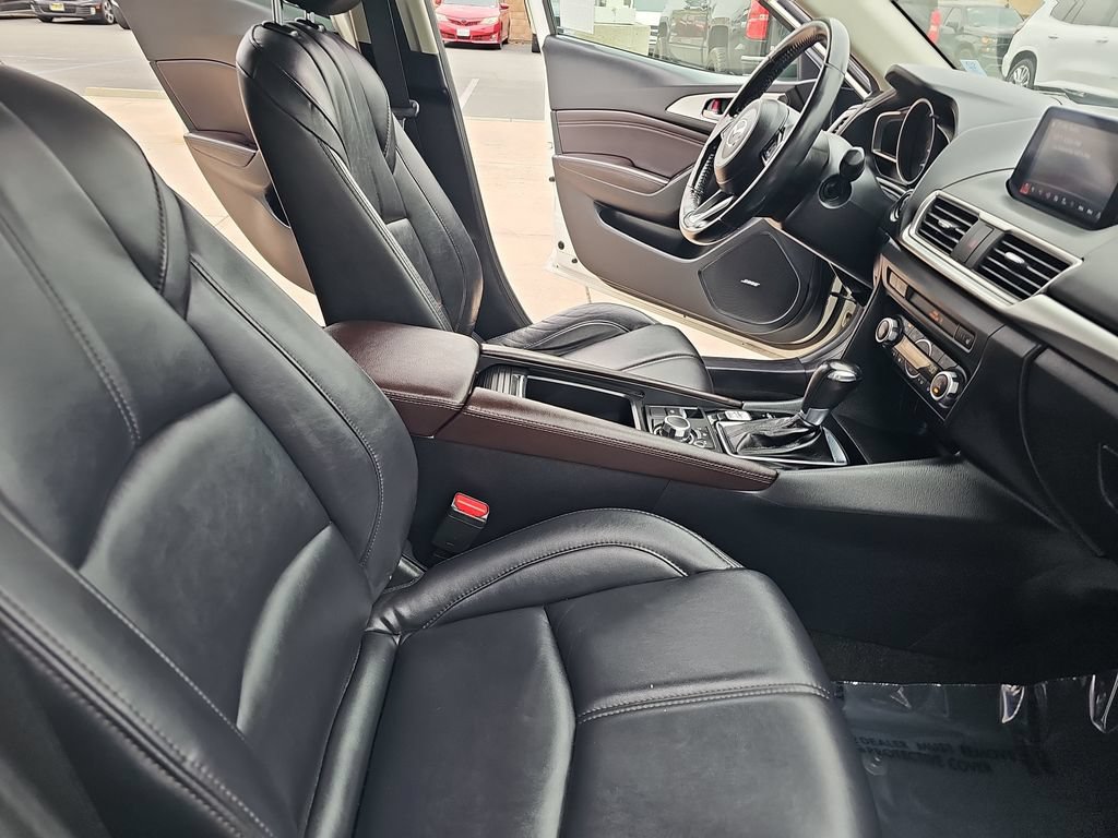 Used 2018 MAZDA MAZDA3 Touring FWD image 10