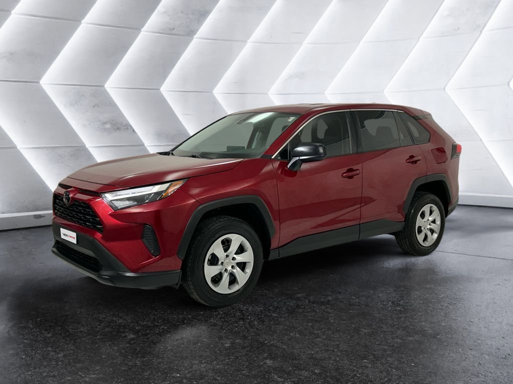 Used 2023 Toyota RAV4 LE AWD/4WD image 3