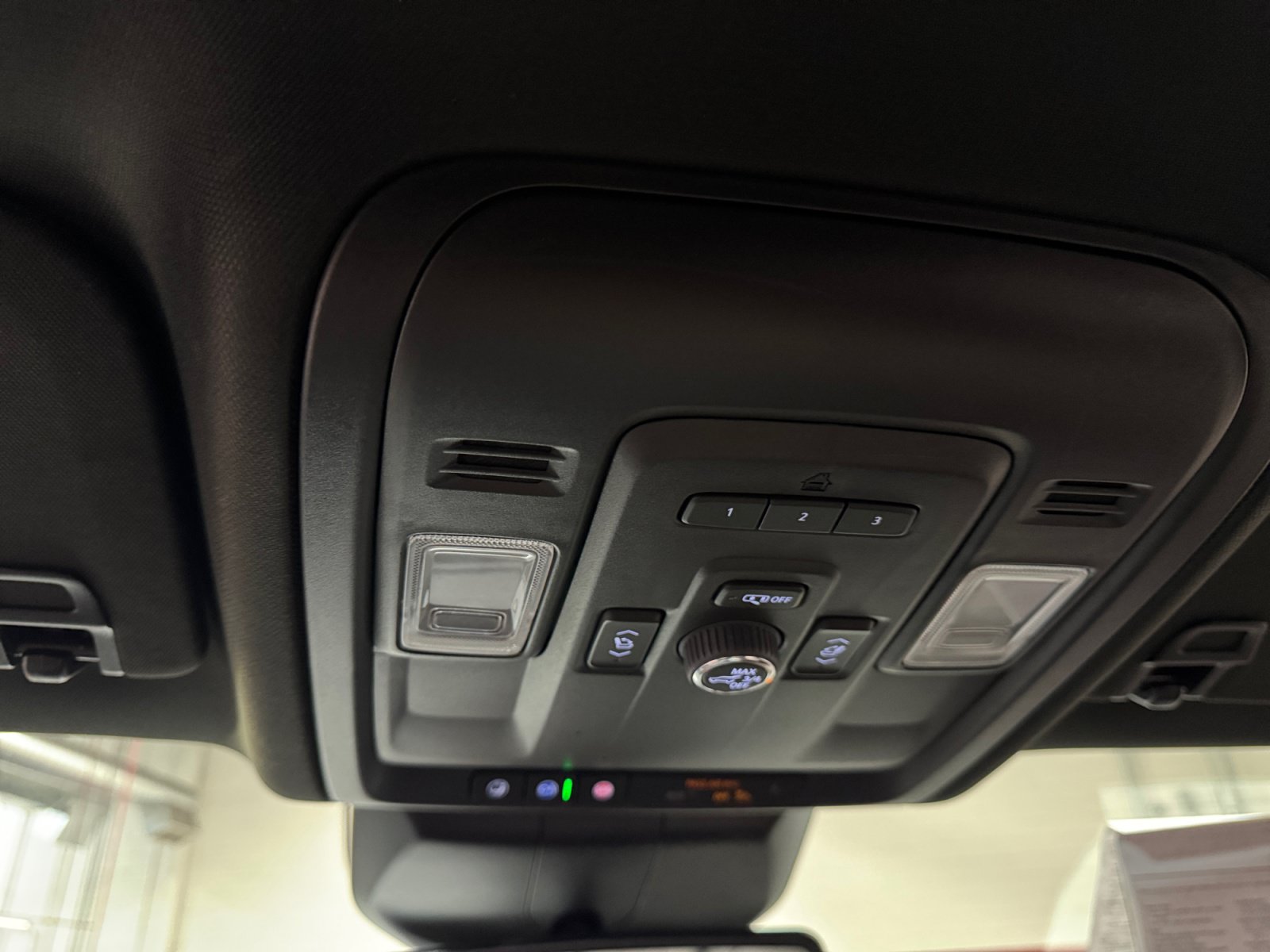 Used 2024 Cadillac Escalade Luxury AWD/4WD image 22