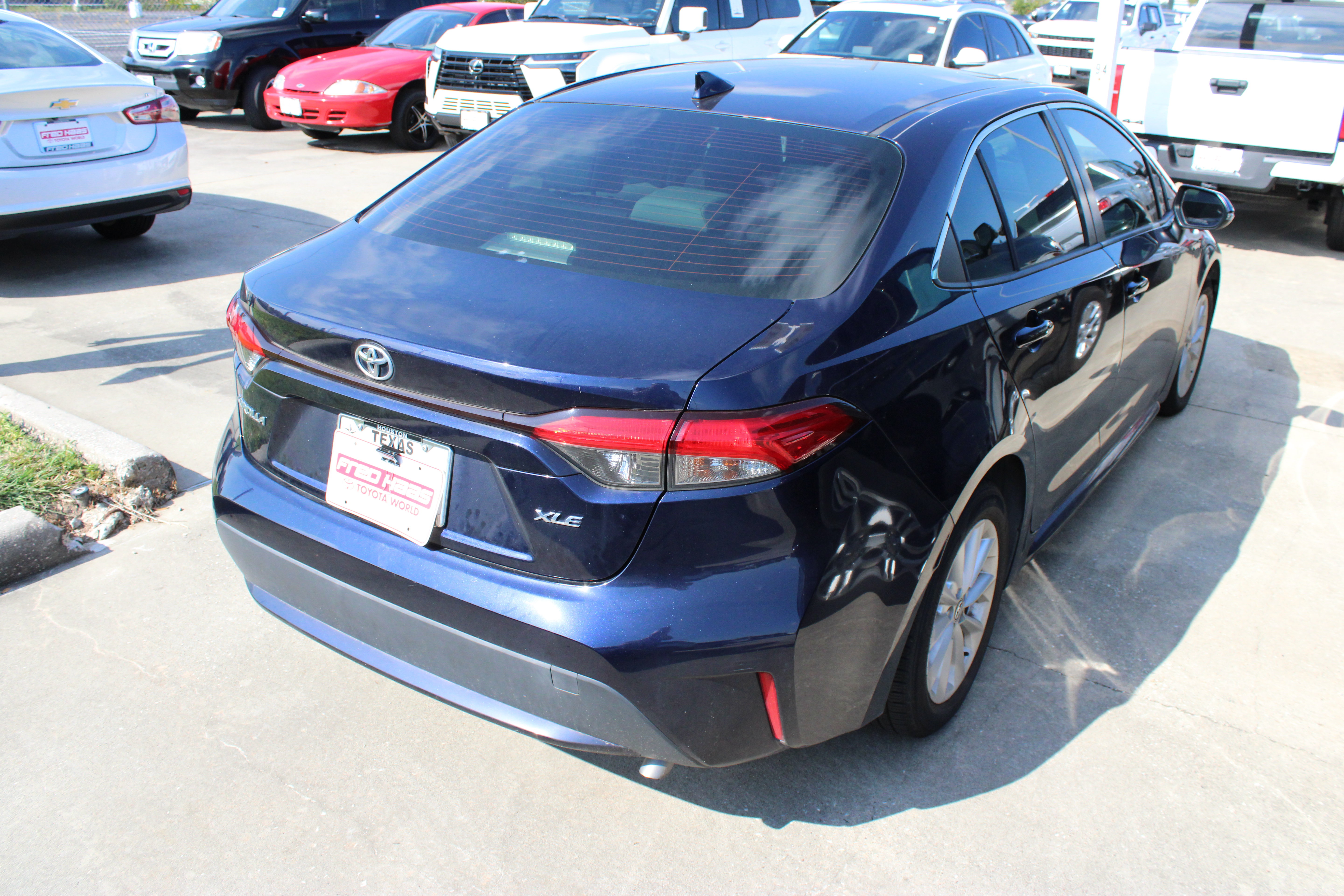 Used 2020 Toyota Corolla XLE FWD image 10