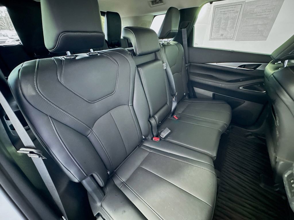 Certified 2026 INFINITI QX60 Luxe w/ Cargo Package FWD image 30