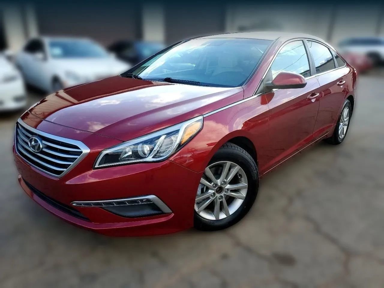 Used 2015 Hyundai Sonata SE image 2