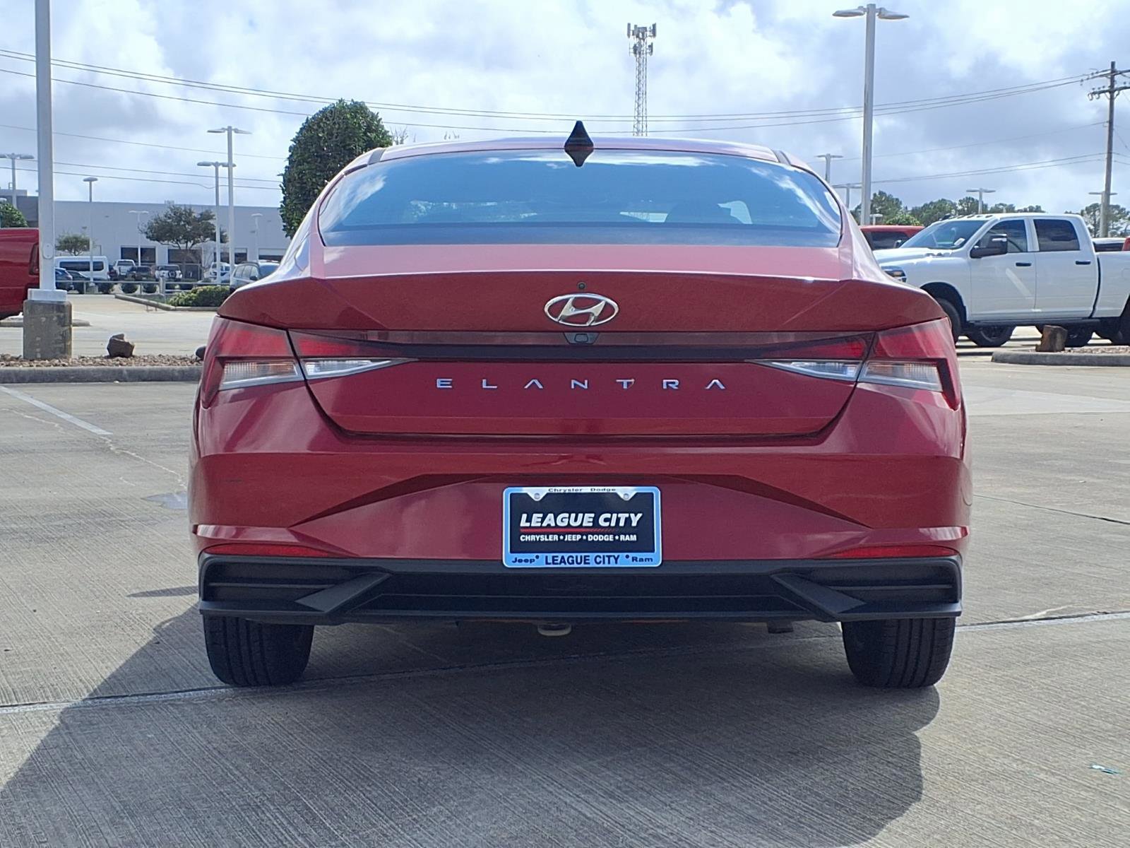 Used 2021 Hyundai Elantra SEL image 6