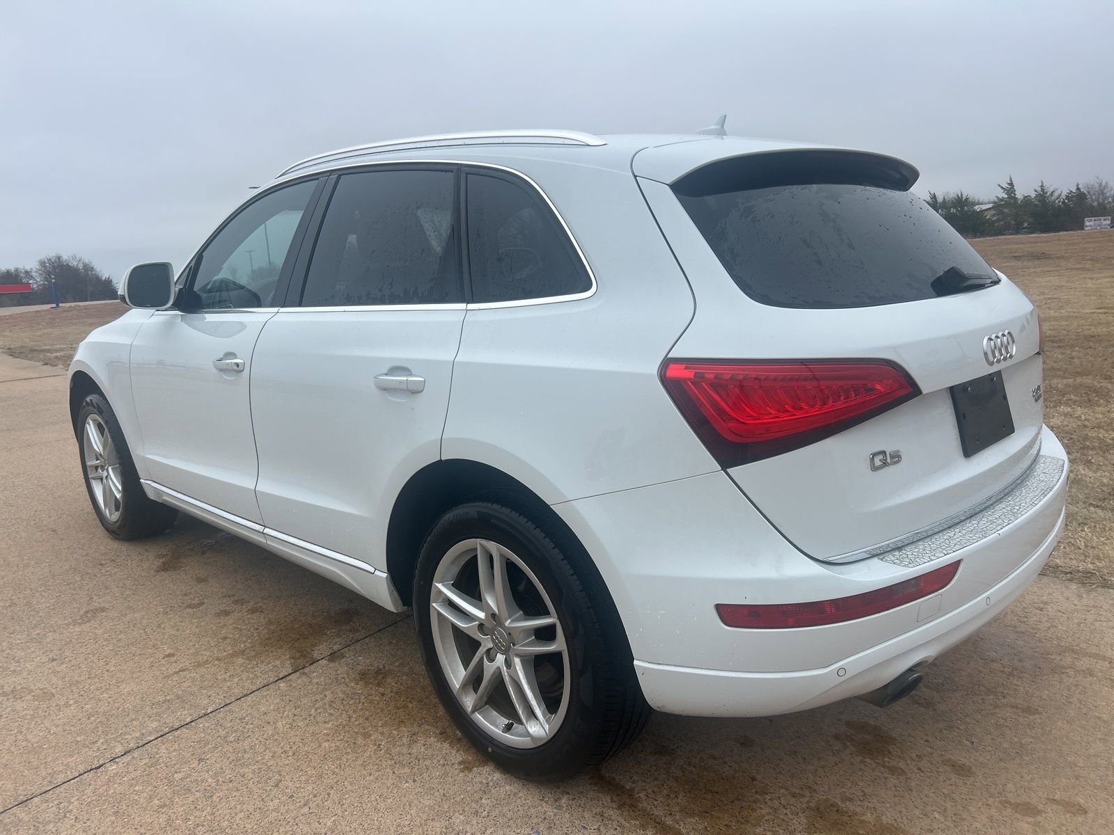 Used 2017 Audi Q5 2.0T Premium Plus w/ Technology Package image 5