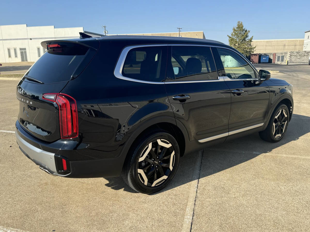 Used 2025 Kia Telluride S image 6