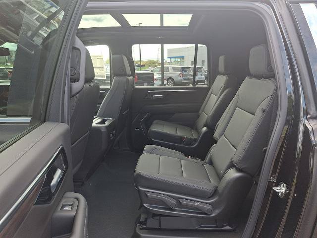 New 2027 Chevrolet Suburban LT w/ Comfort Package AWD/4WD image 7