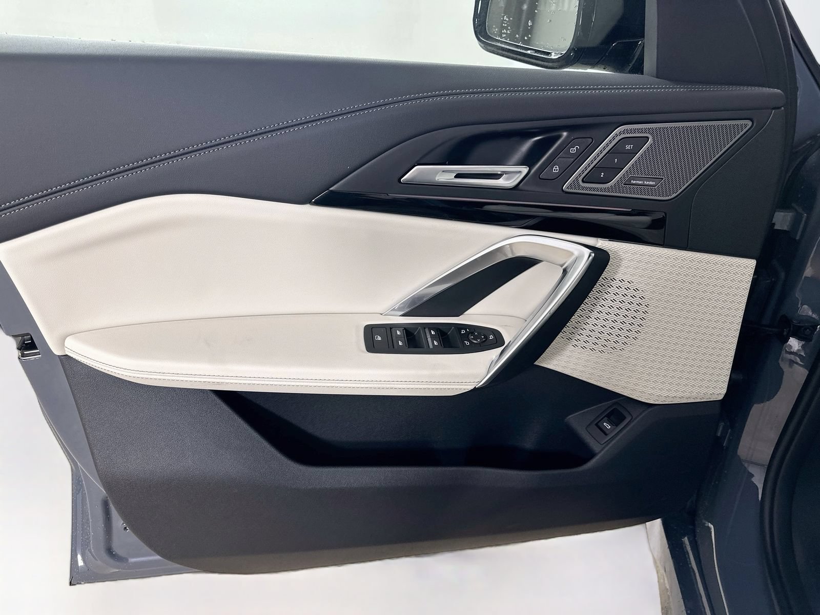 New 2027 BMW X1 xDrive28i AWD/4WD image 16